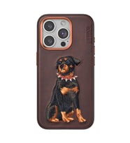 Northcity iPhone 15 Pro ile Uyumlu Deri Görünümlü Kapak - Perma Köpek Desenli Koyu Kahve