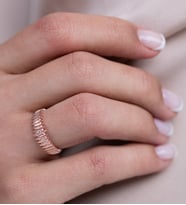 Taş detaylı tasarım gümüş yüzük (Rose)