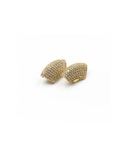 Zirkon Taşlı Gold Küpe – Anti Alerjik, Işıltılı Vidalı Tasarım