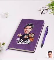 BK Gift Kişiye Özel Erkek Avukat Karikatürlü Mor Termo Deri Defter Kalem Seti Model 2