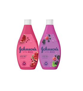 Johnson's Vita-Rich Duş Jeli Seti – 2'li (Nar Çiçeği + Ahududu Özlü)  2 x 400 ml  Canlandırıcı & Yenileyici Meyve Özlü Duş Keyfi