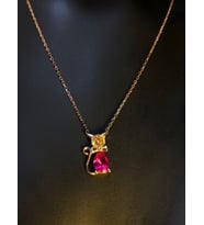 VOG KIRMIZI TAŞLI KEDİ KOLYE ROZE RENK GÜMÜŞ KOLYE SARI,BEYAZ SEÇENEĞİ (Rose)
