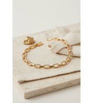 Gold Renk Pirinç Sıralı Kare Model Zirkon Taşlı Bileklik TJ-BB8848