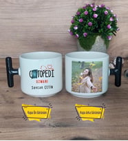 Ortopedi Uzmanı Kupa Bardak Fotoğraflı T Siyah Kulplu Tıp Bayramı Hediyesi