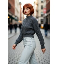 Kadın Oversize Saç Örgü Dik Yaka Triko Crop Kazak Kış Günleri İçin Konforlu Ve Şık Tasarım