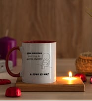 Kişiye Özel Varmış Ki Yemiş Diyelim Esprili Ahşap Altlıklı Mumlu Kırmızı Kupa