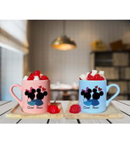 Minnie & Mickey Mouse Çift Tasarımlı Pembe & Mavi Ahşap Tabaklı Kişiye Özel Türk Kahvesi Fincanı Seti