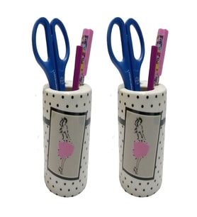 2 ADET KALEMLİK PEMBE ELBİSELİ KADIN MODEL SERAMİK OFİS GERECİ  7X7X11CM