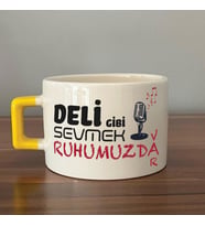 Deli Gibi Sevmek Ruhumuzda Var Baskılı Sarı Kulplu C Fincan