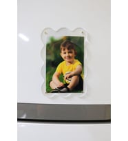 Stüdyo 14 - Kişiye Özel Fotoğraflı Çift Pleksi Magnet ve Masaüstü Çerçeve 10x15 cm - Dalgalı / Bulut Kenarlı Akrilik Çerçeve
