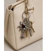 Gotik Yıldız Tasarım Kırmızı Renk Detaylı Metal Anahtarlık Unisex