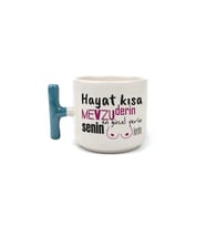 Senin En Güzel Yerin Memelerin Baskılı Yeşil Kulplu T Kupa - Komik Hediye Bardak Fincan Mug
