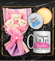 Öğretmenler Gününe Özel Tasarımlı Kupa & Üçlü Peluş Ayıcık Buketi & Özel Tasarım Mum Hediye Seti (Kırmızı)