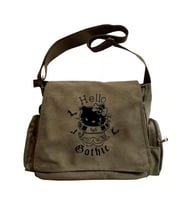 Hello Gothic Baskılı Unisex Yeşil Postacı Çantası