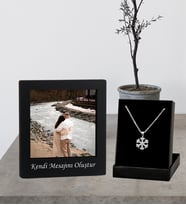 Kişiye Özel Mesajını Oluştur Fotoğraflı Ahşap Çerçeve Ve Kartanesi Kolye Set