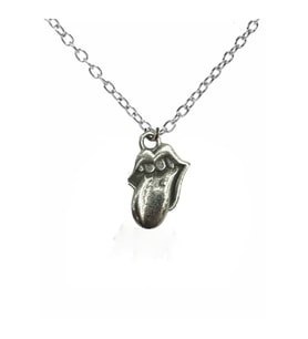Rolling Stones Logolu Metal Kolye – Gümüş Renk  Unisex Retro Tarz Aksesuar