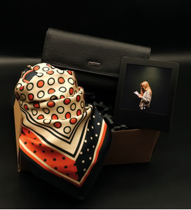 Kişiye Özel Siyah İnstagram Çerçeve& Lacivert/Turuncu Renkli Fular& Siyah Kadın Cüzdanı Hediye Seti