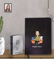 Kişiye Özel Yılbaşı Erkek Karikatürlü Siyah Defter Çakmak Hediye Seti Bayan-17 (Model 1)