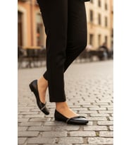 Enoch Kadın Taşlı Çapraz Bantlı Zarif Modern Babet