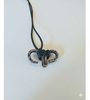 El yapımı dövme demir kolye (Metal)