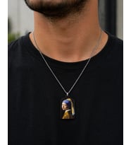 İnci Küpeli Kız Figürlü Sanatsal Kolye Metal Zincir Unisex