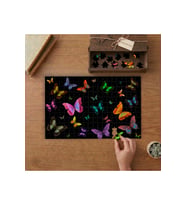 Siyah Zeminde Rengarenk Kelebekler Tasarımı 240 parça Ahşap Puzzle Ahşap Kutuda MP04943
