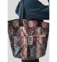 rose moda Yılan Desenli Böyük Boy Tote Çanta. Su Geçirmez ve kir tutmazYapıdadır.