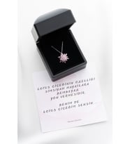 925 Ayar Gümüş Işıklı Kutuda Buzlu Pembe Lotus Çiçeği Kolye
