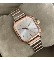 Özel Kutusunda Yeni Sezon Minimal Kare Kadran Çelik Kordon Gümüş ve Rose Gold Renk Kadın Kol Saati Özel Kutusunda Kadına Arkadasa Sevgiliye Ablaya Anneye Ese Hanıma Dogum Gunu Yıldonumu Hediyesi