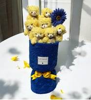 Sarı Peluş Ayıcıklar Lacivert Peluş Vazo Tasarımlı Buket