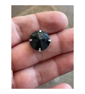 1.5 CM SİYAH YUVARLAK KASALI DELİKLİ DİKME CAM TAŞ 25 ADET