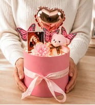 Kişiye Özel Fotoğraflı Balonlu,Mum Ve Peluş Ayıcık Kelebek Buketi