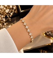 Canselle Xuping Kalite Gold Renk Zirkon Taşlı Çiçek Model Kadın Bileklik