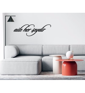BK Home Aile Her Şeydir Ahşap Duvar Yazısı (Siyah)