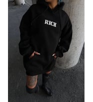 Uzun Kol Kapşonlu Göğüs Baskılı SweatShirt - Siyah