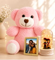 Kişiye Özel Fotoğraflı LED Işıklı Oturan Aşıklar Biblolu Fanus ve Pembe Peluş Ayıcık Kadına Sevgiliye Hediye