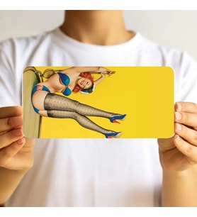 Vintage Pin-Up Kızı Metal Tabela - Dekoratif Retro Duvar Levhası