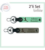 Kız Arkadaşa Futbol Figürlü Armağan, Kişisel İsim Yazılabilir Deri Anahtarlık, Açık Yeşil-Kül Gri