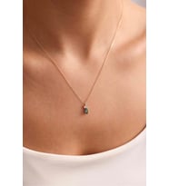 Yeşil Oval Taşlı Kolye