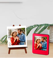 Kişiye Özel Fotoğraflı Ahşap Masaüstü Şövale Ve Kırmızı Çerçeve Set