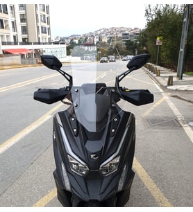 MOTOCAM Kymco DTX 360 Ön Cam 2021-2026 Model 55cm Şeffaf Renkli 4mm