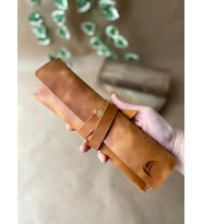 ALESTA LEATHER İsme Özel El Yapımı Hakiki Deri Kalemlik (Camel)