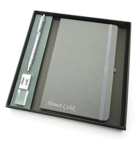 Signator® Codex  N258 Kişiye Özel Defterli Set - İsme Özel Gri Kalem + İsme Özel Gri Defter + İsme Özel 32 GB Usb Bellek İsme Özel Kutusunda Hediyelik Set (Karışık)