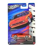 BMW Silver Series 1/5 - Hot Wheels BMW M1 (1/64)
