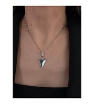 Zümrüt Yeşili Üçgen Zirkon Taşlı Silver Renk Kolye (Gümüş)