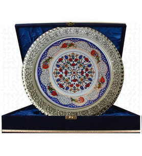 Armada Çini PRT 41 25 Cm Mavi Altın Yaldızlı Lale karanfil Desenli  Gümüş Çerçeveli Porselen Çini Tabak