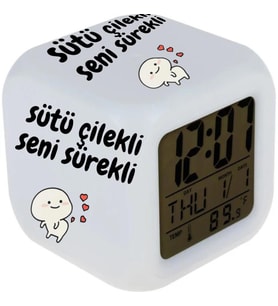 Sütü Çilekli Seni Sürekli Tasarımlı 7 Renk Değiştiren Alarmlı Dijital Küp Saat