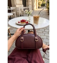 Tokalı Oval Kesim Trend Model Kadın El ve Omuz Askılı Çapraz Çanta