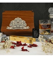 Bozkurt Figürlü Kişiye Özel Gold Maşalı, Çakmaklı ve Taşlı Viski Kadehi Seti