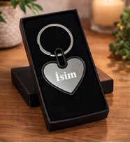 Kişiye Özel İsimli Kalp Anahtarlık  Özel Kutulu Şık Tasarım Sevgiliye & Eşe Anlamlı Hediye Siyah Premium Kutuda Anahtarlık